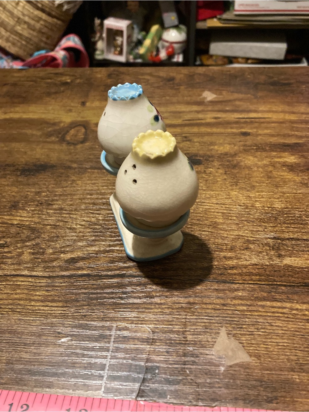 Vintage salt & pepper shakers by Foreign - Picture 3 of 9